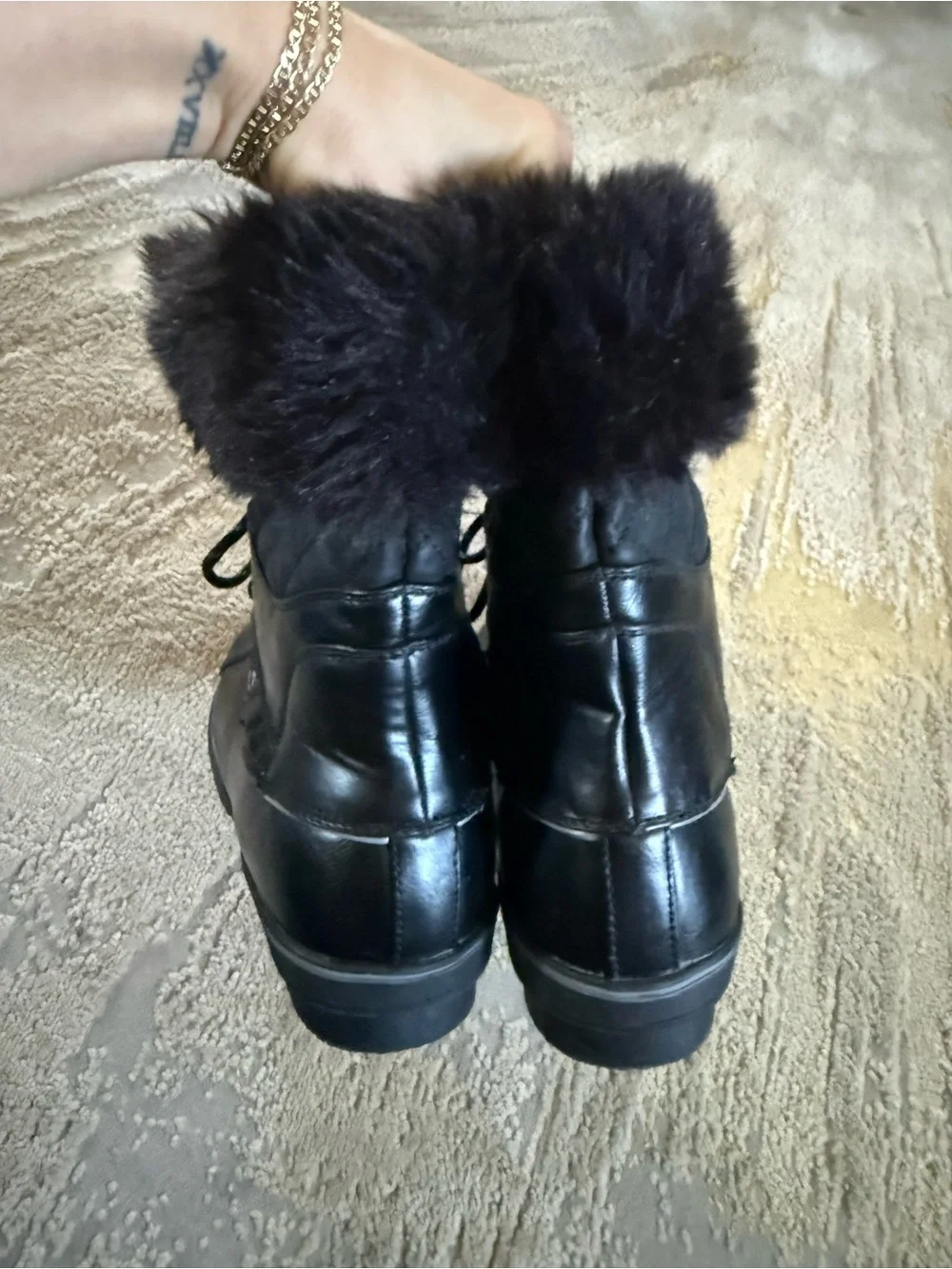 Dream Pairs Black Winter Snow Boots Thinsulate lace up lined fur trim 12